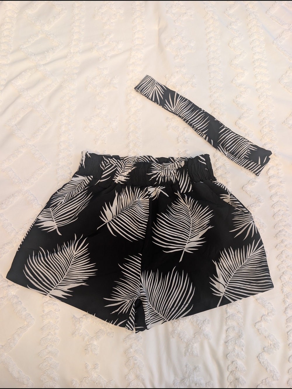 High-Waist Black Palm-Print Shorts with Tie Belt Size Medium
